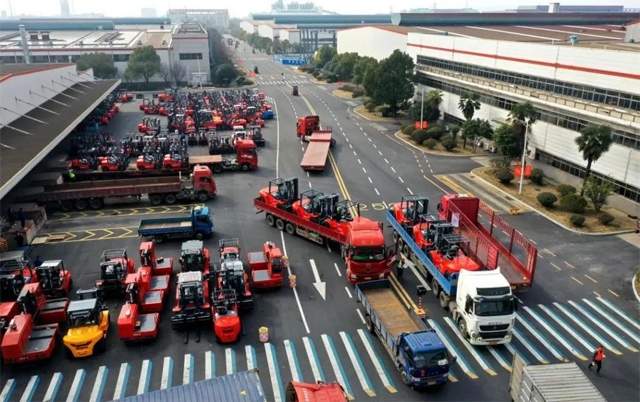 叉车集团：调结构优布局，做强新能源工业车辆整机产业(图1)