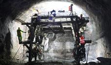 揭（阳）惠（来）铁路最长隧道进口端顺利贯