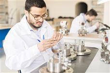 推动大规模设备更新和消费品以旧换新，“南