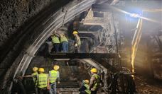 汕梅高速改扩建项目首座隧道贯通