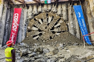 中铁装备出口非洲首台盾构机顺利完成掘进任务，实现全线贯通(图1)