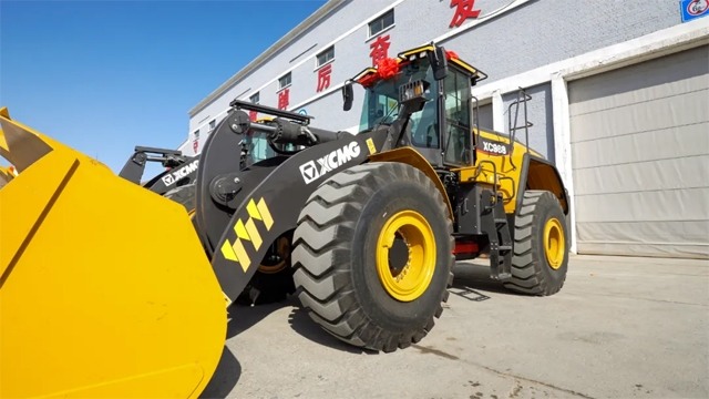 国内首台XC9150超大吨位混动装载机交付(图2) 国内首台XC9150超大吨位混动装载机交付(图2)