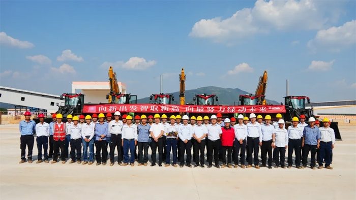 建设绿色智慧矿山！徐工土方成套化遥控装备批量交付(图1)