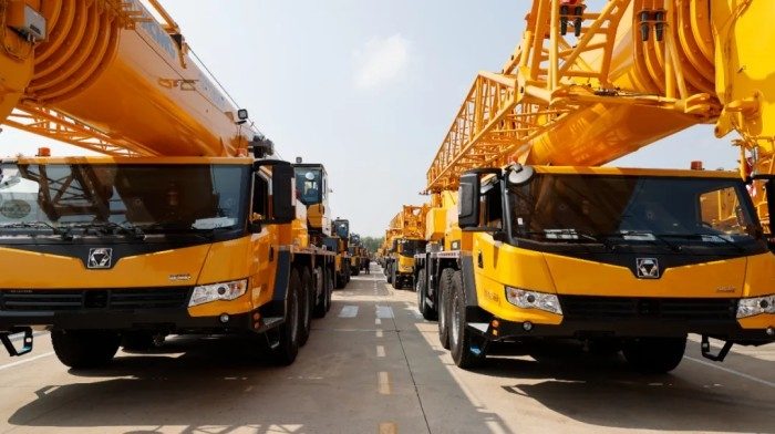 再启航！30余台徐工起重机，丝路赴中东(图2)