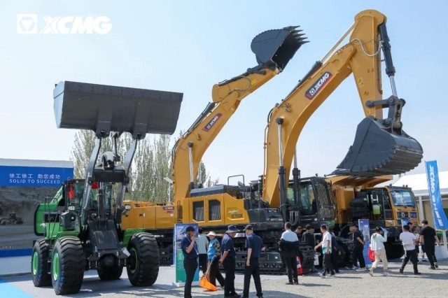 速览！徐工“绿智”成套矿山解决方案亮相鄂尔多斯(图1)