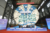 铁建重工超大直径敞开式TBM“江汉武当号”下线(图1)